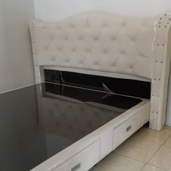 Divan Ranjang Kasur Minimalis Rangka Kayu Kokoh 120x200 140x200 160x200 180x200