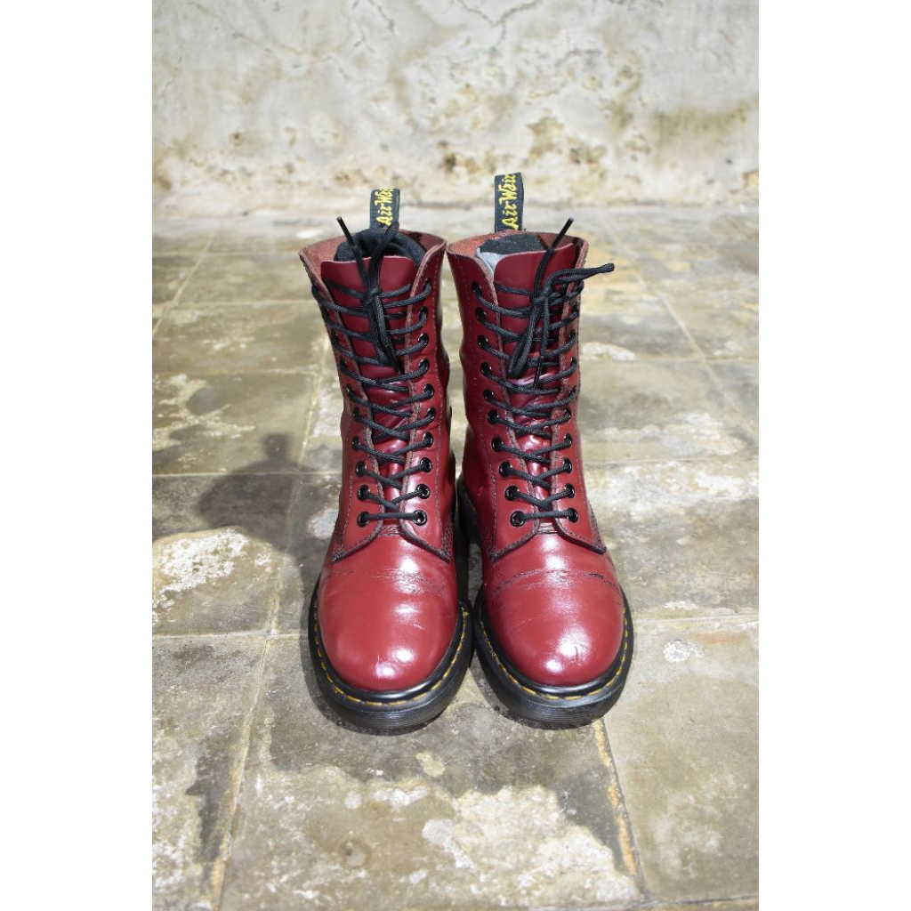 Dr. Martens 1490 Red Cherry