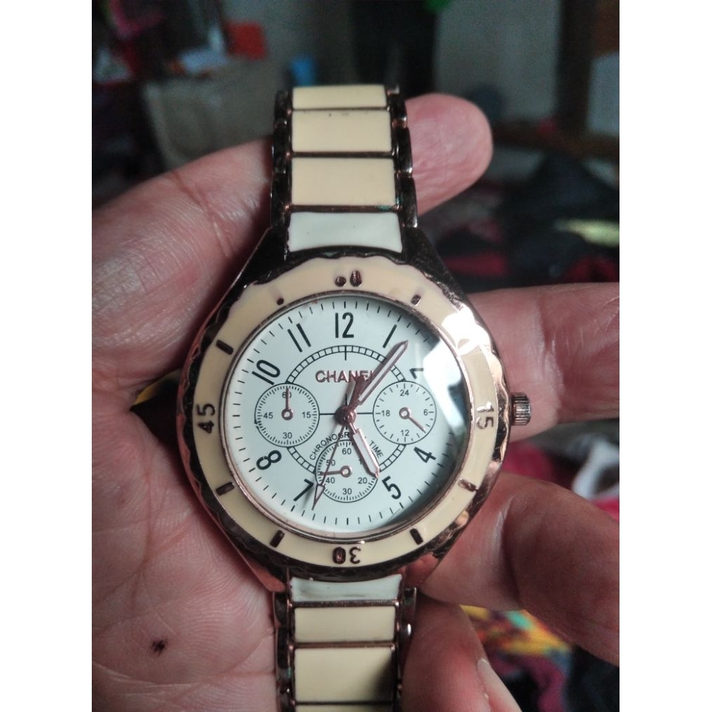 Jam tangan keramik warna putih gading prelov