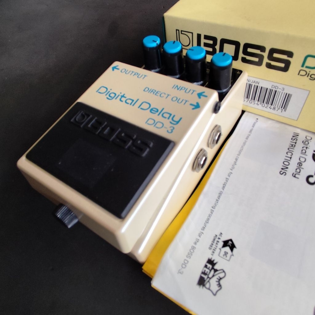 Boss DD 3 Digital Delay, Efek Gitar , Bass Dan Suling, Lengkap Dus dan Buku