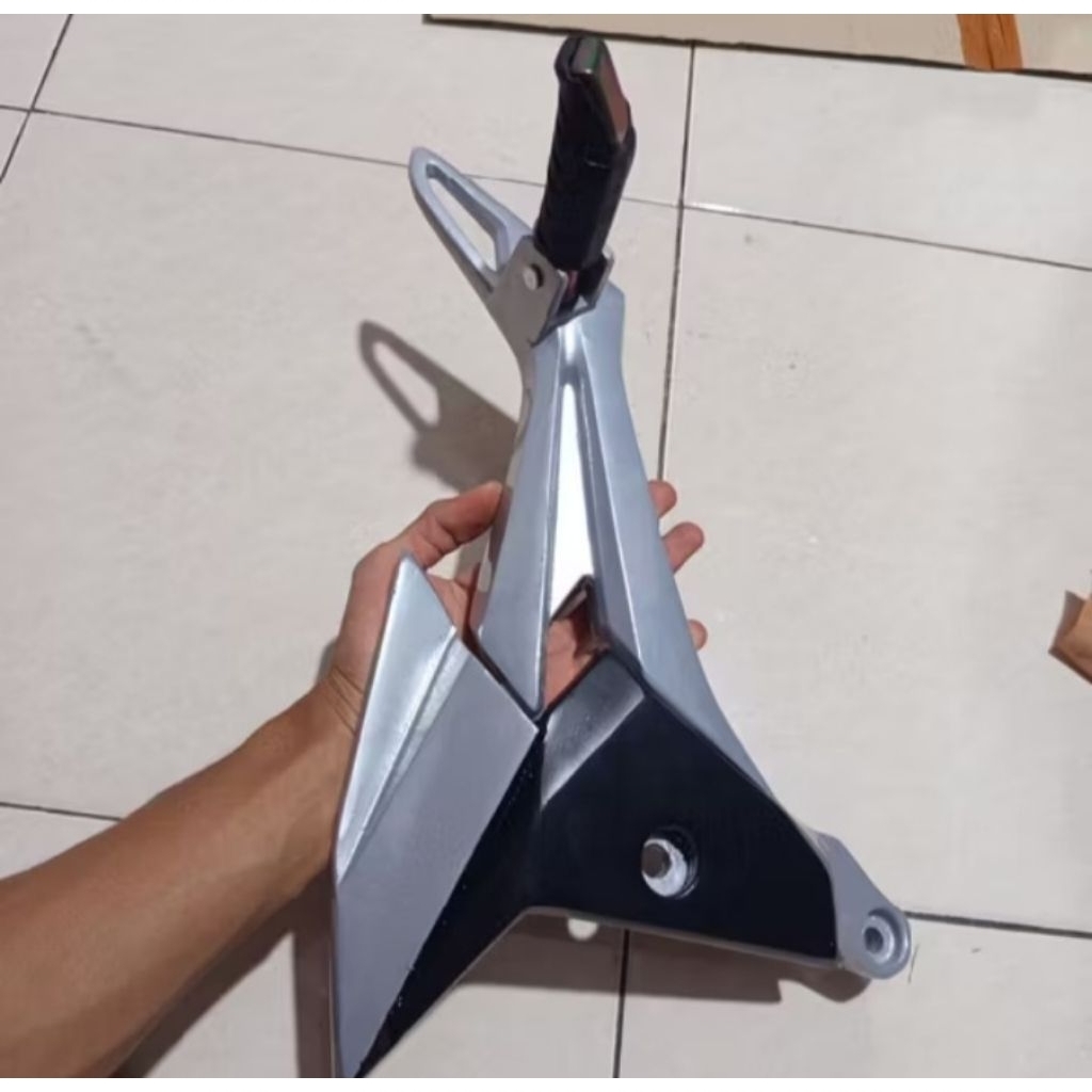 FOOSTEP STEP PIJAKAN KAKI BELAKANG SUPRA X 125 FI KIRI PLUS KARET