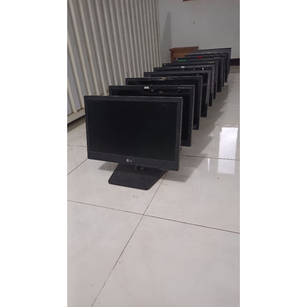 Led Monitor LG 16 inch widescreen