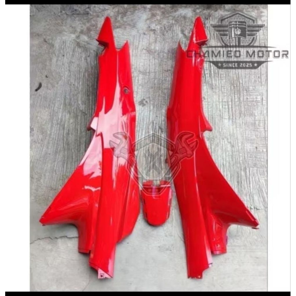 cover body samping suzuki shogun 125 R warna merah