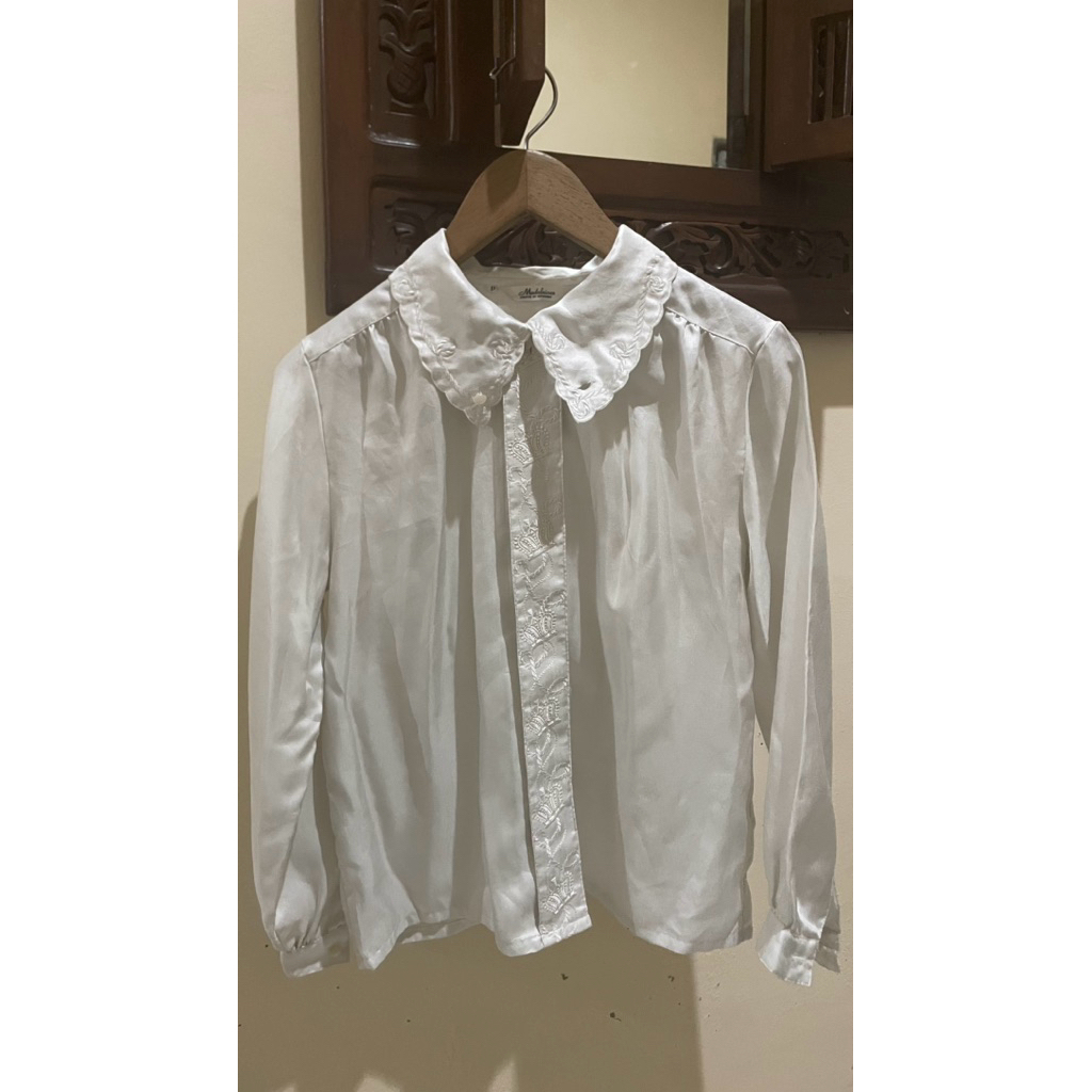 Preloved Kemeja Bordir Putih