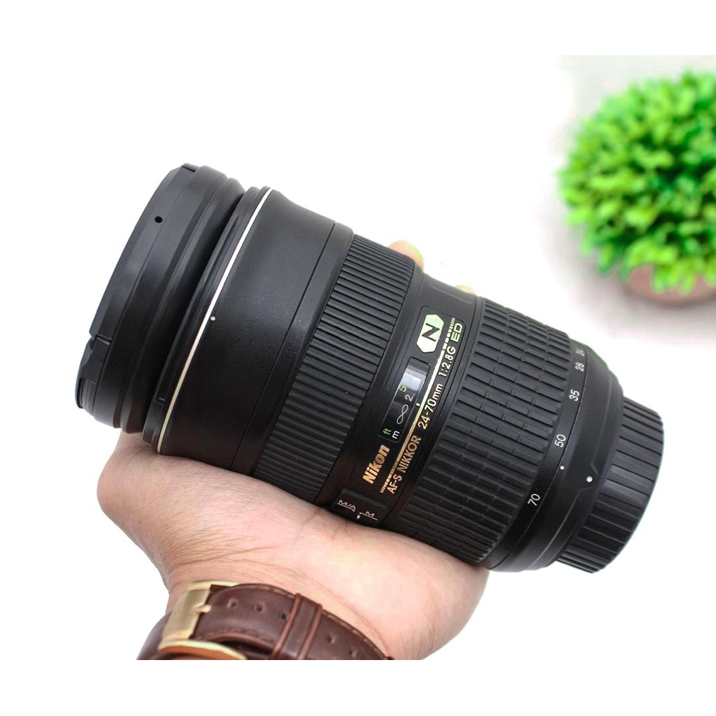 Nikon A-FS 24 70mm NANO Like New