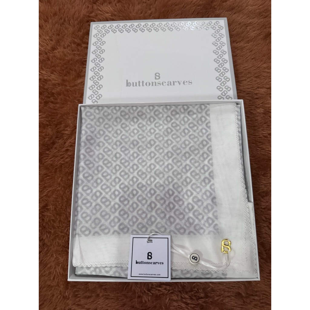 Buttonscarves Warehouse sale as is