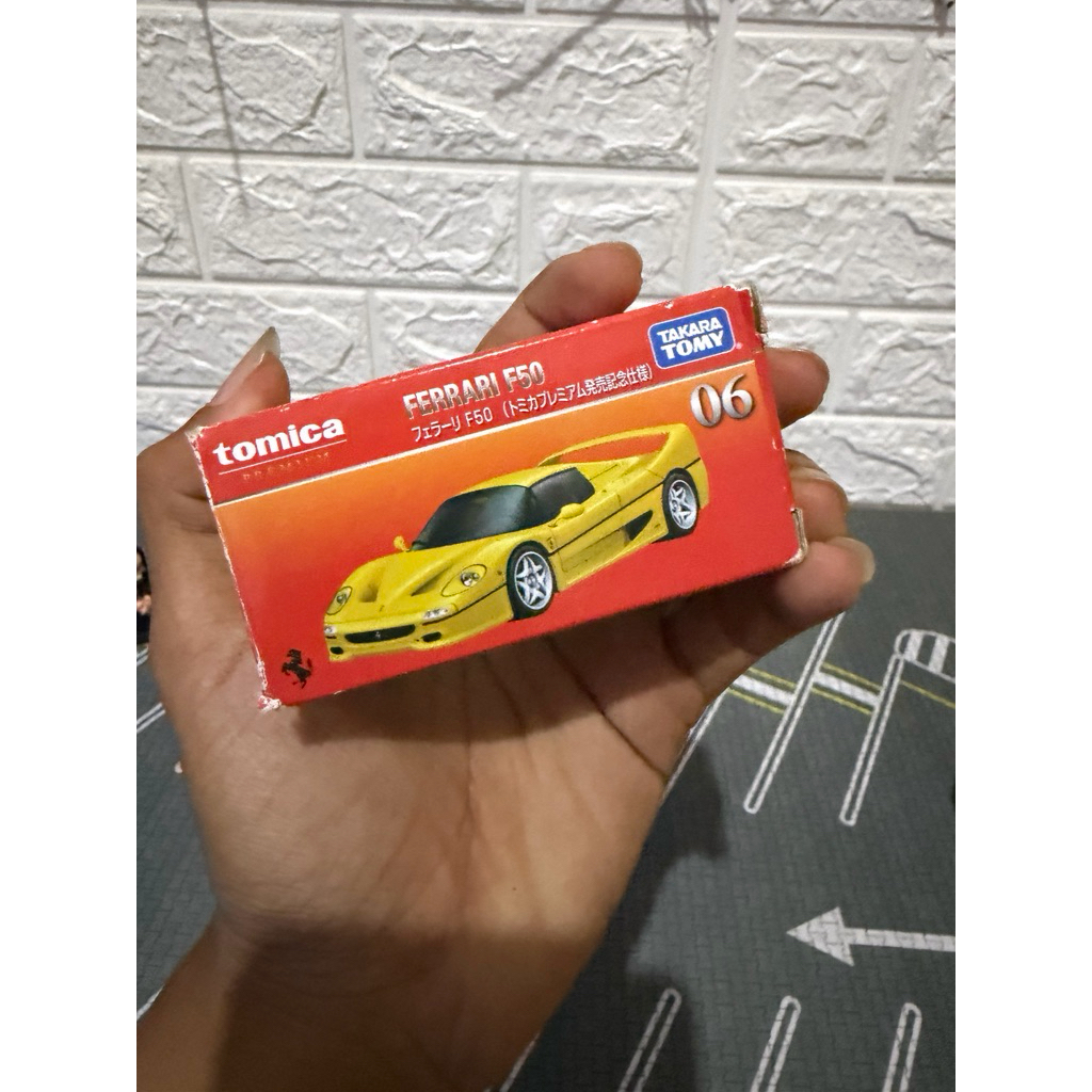 tomica ferrari f50