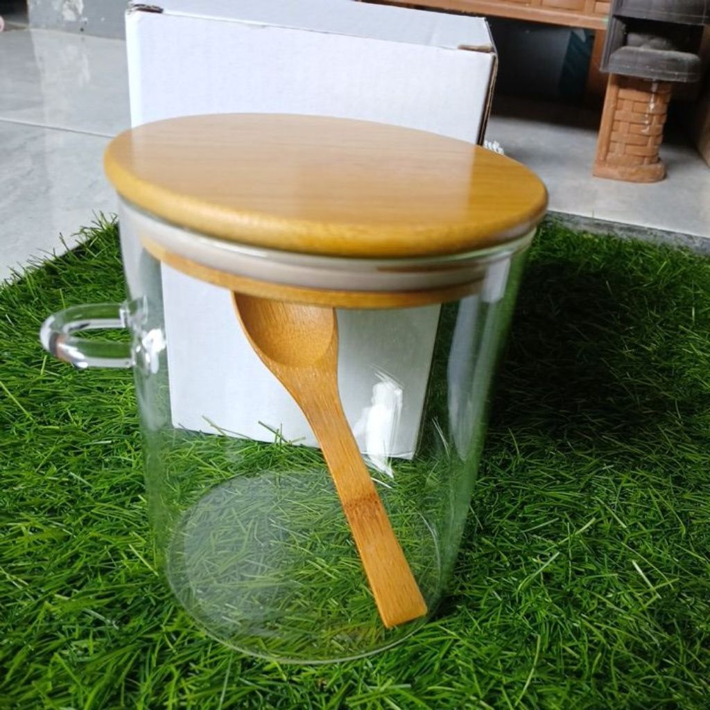Toples Kaca dengan Tutup Kayu & Sendok – Minimalis Elegan