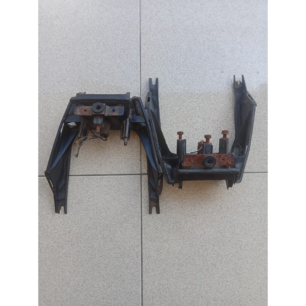 DUDUKAN RUMAH LAMPU BELAKANG SUZUKI CRYSTAL