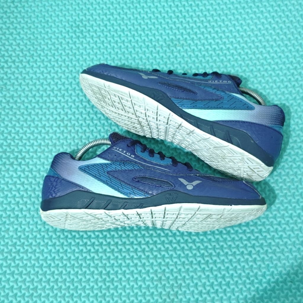 Sepatu Badminton VICTOR VG 111 original second size 41