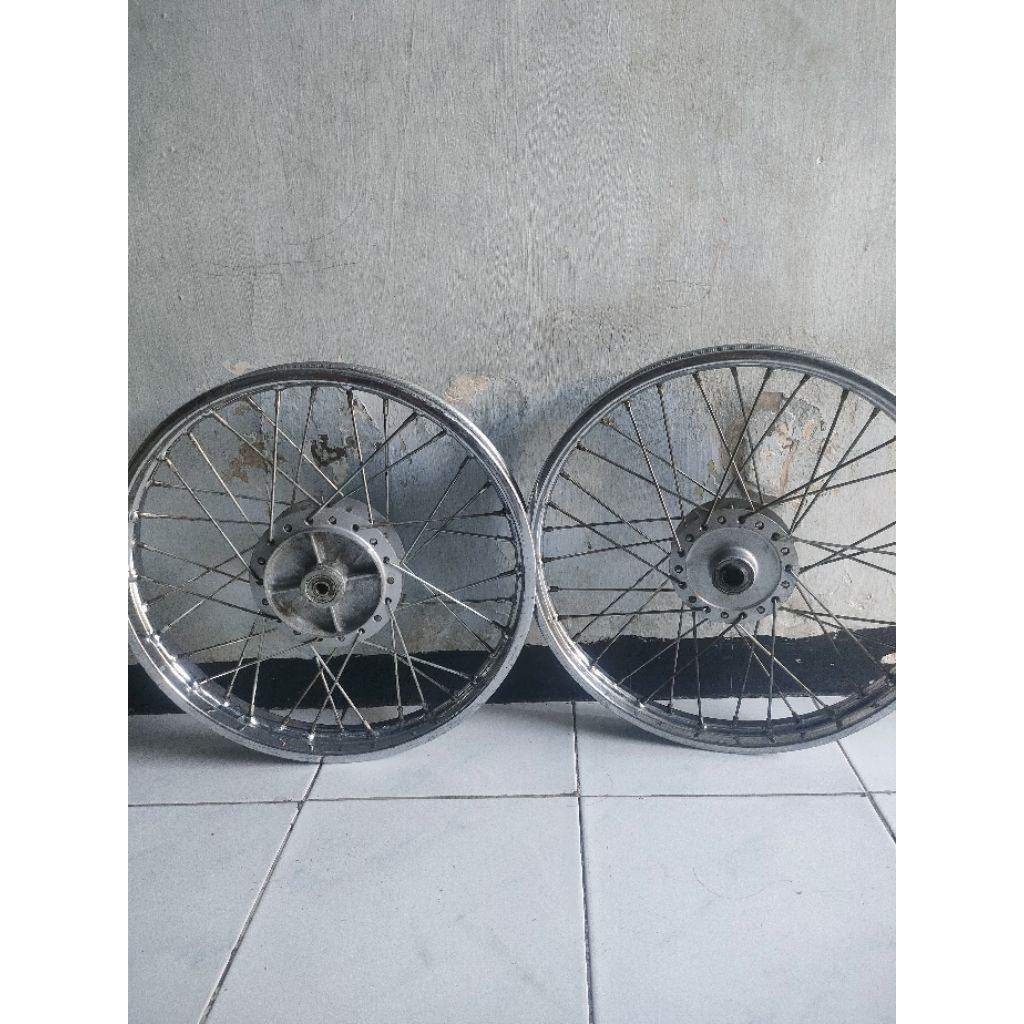 velg depan belakang Supra x 125 karisma Kirana original