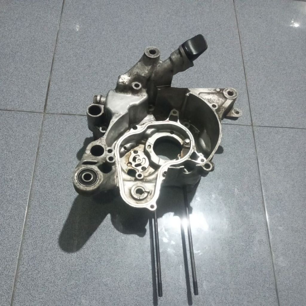 Blok mesin krengkes kalter kanan Honda Vario 110 karbu Vario 110 techno original