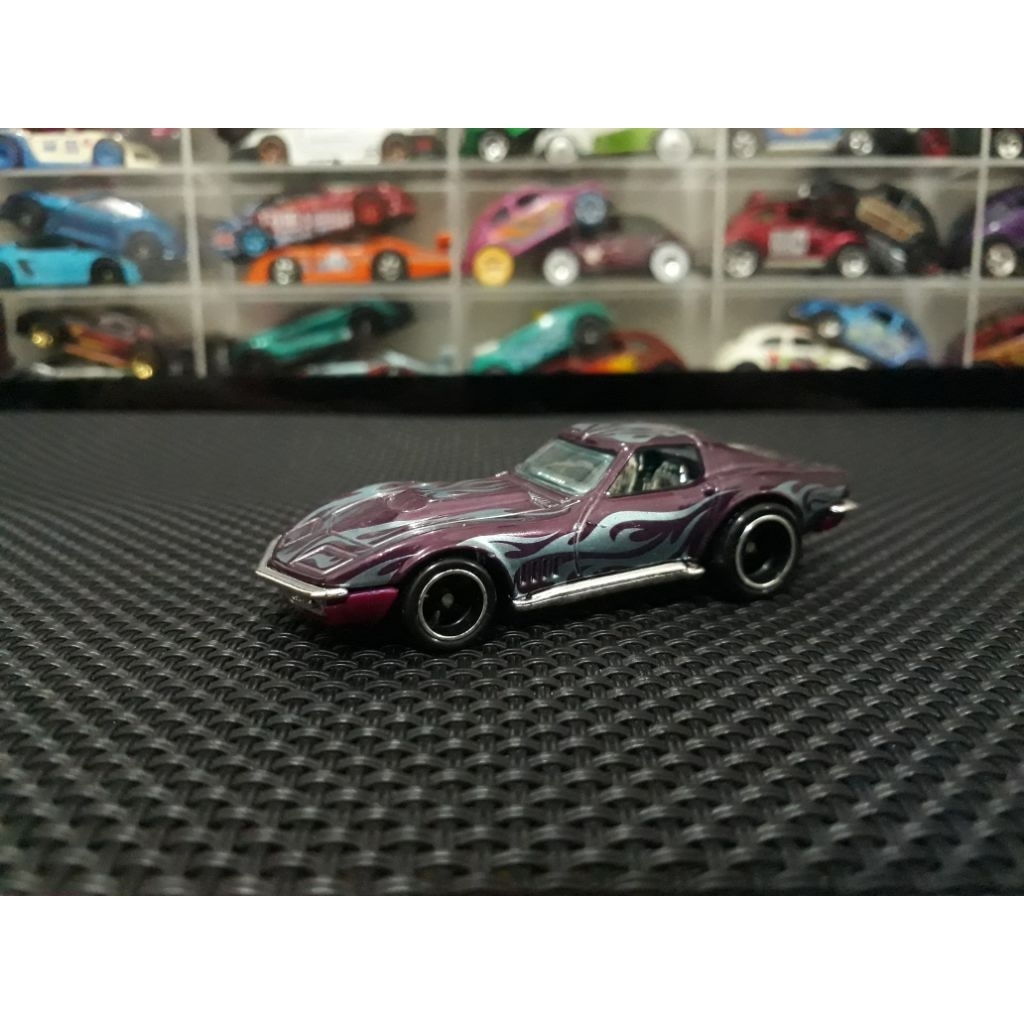 Hot Wheels 69 Corvette Super Treasure Hunt