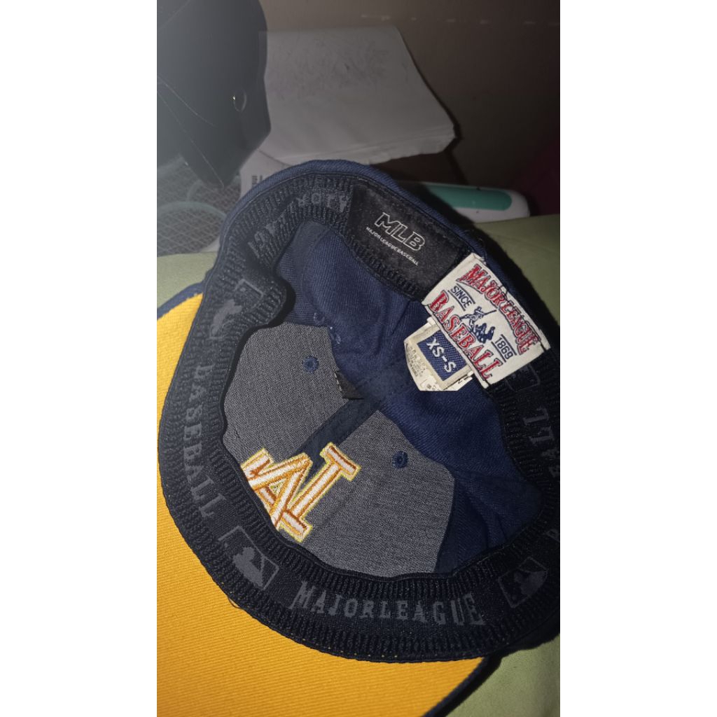 topi caps MLB