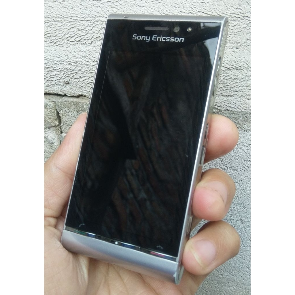 Sony Ericsson Satio U1i Kondisi Belum Dites Gambling Masih Segel Mesin