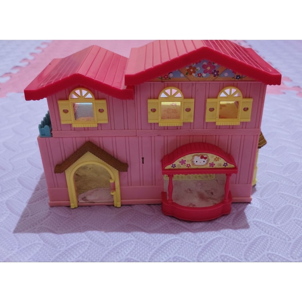 Rumah Hello kitty