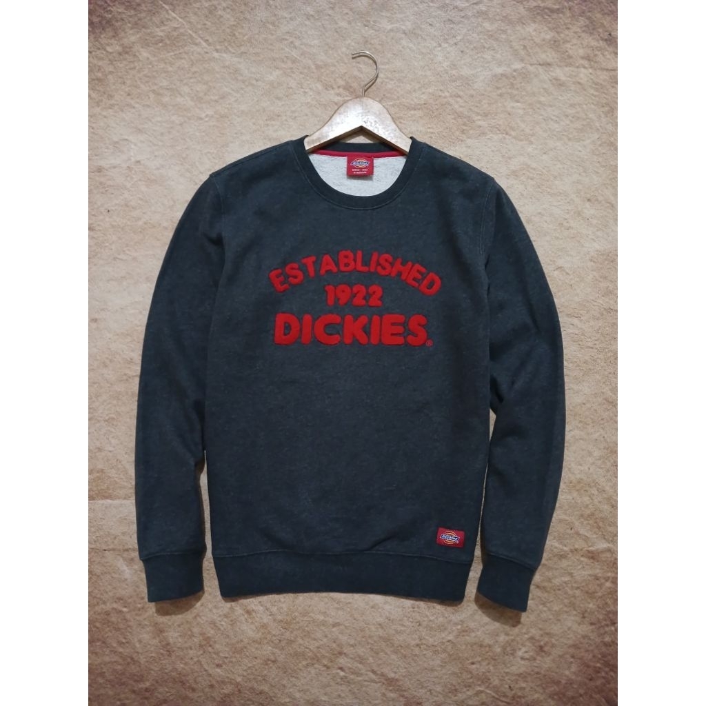 crewneck DICKIES bahan adem lembut bekas recomend