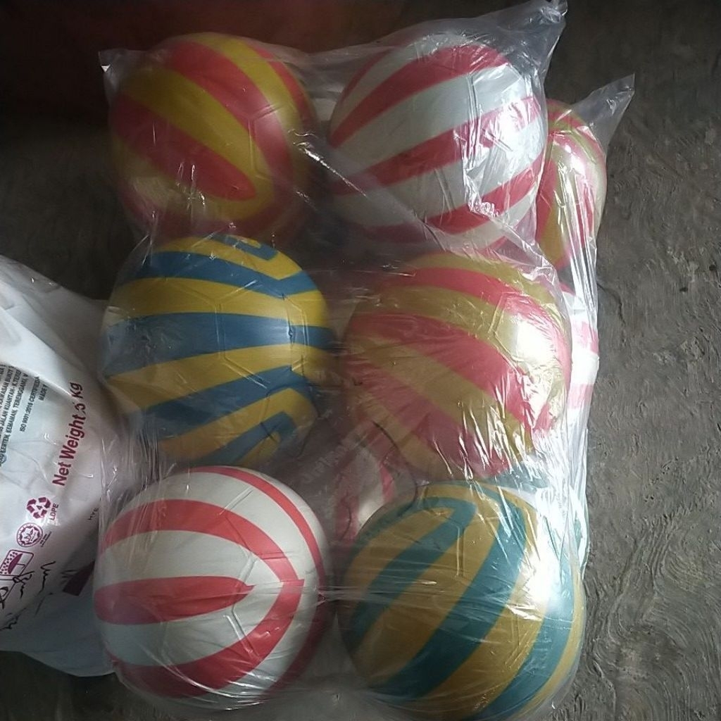 [ 1 plastik isi 6 PC ] sepak bola plastik / bola plastik besar/mainan anak cow/bola kaki