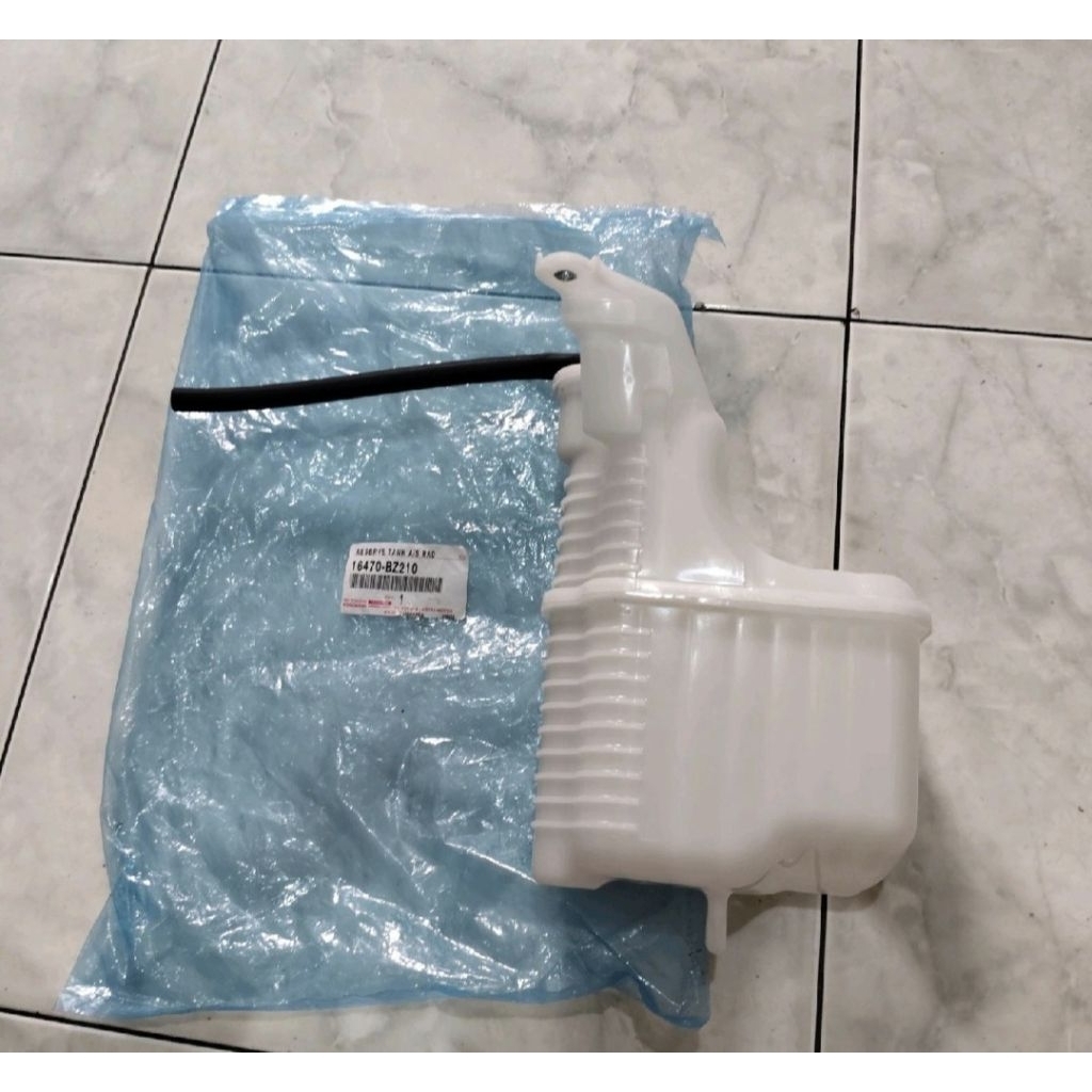 TABUNG AIR RADIATOR TABUNG CADANGAN AIR RADIATOR GRANG NEW AVANZA XENIA 2016 2017 2018 2019 2020 ORI