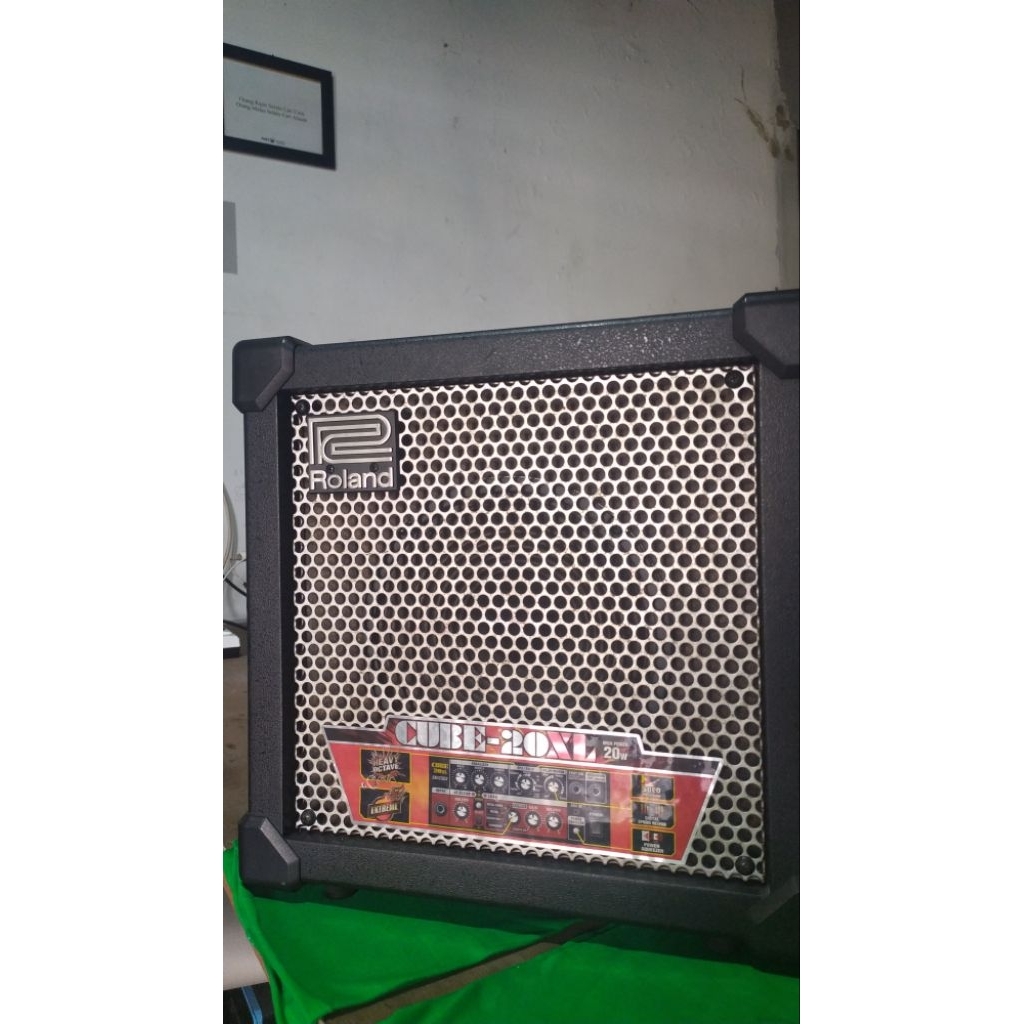 Roland cube 20xl lumayan mulus