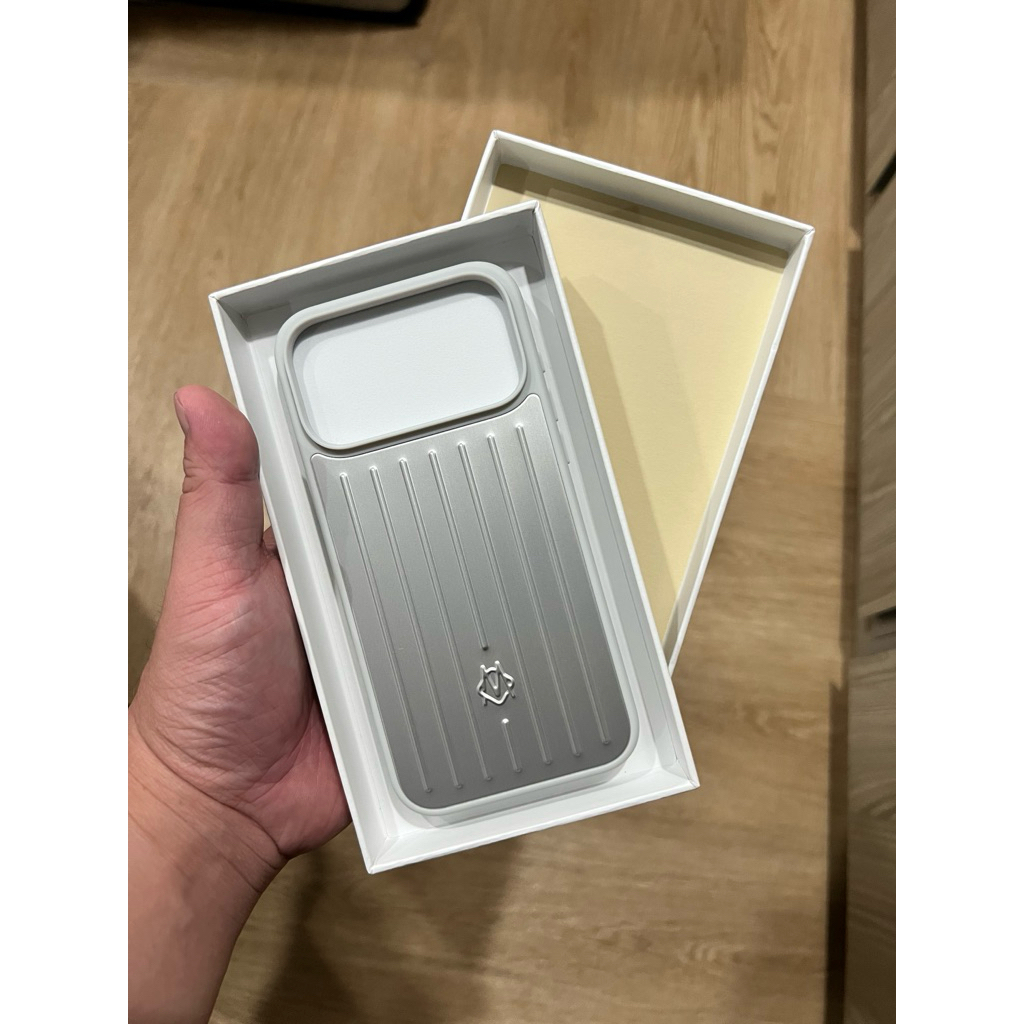 Original Rimowa iPhone 17 Pro Max Aluminium Case