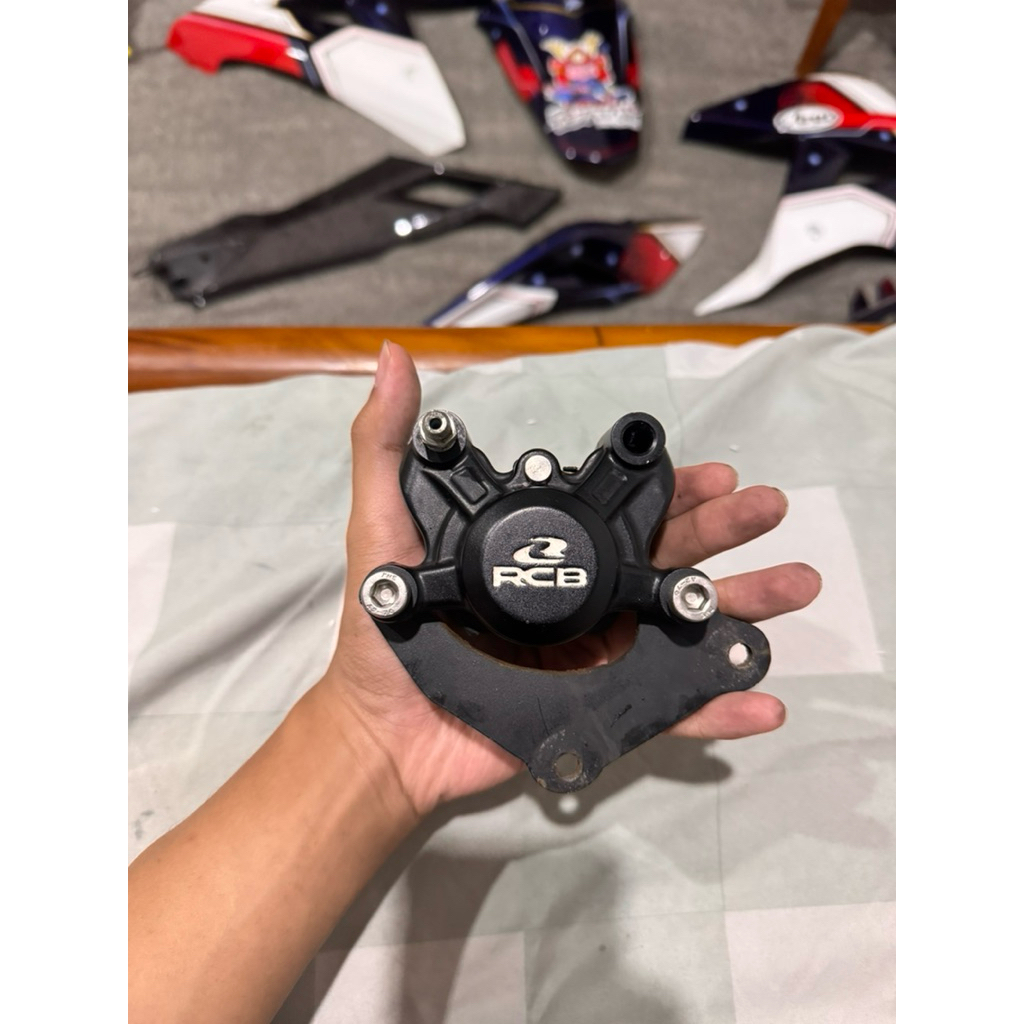 Kaliper RCB R55 2P Kepala Babi Bonus Bracket Ninja RR
