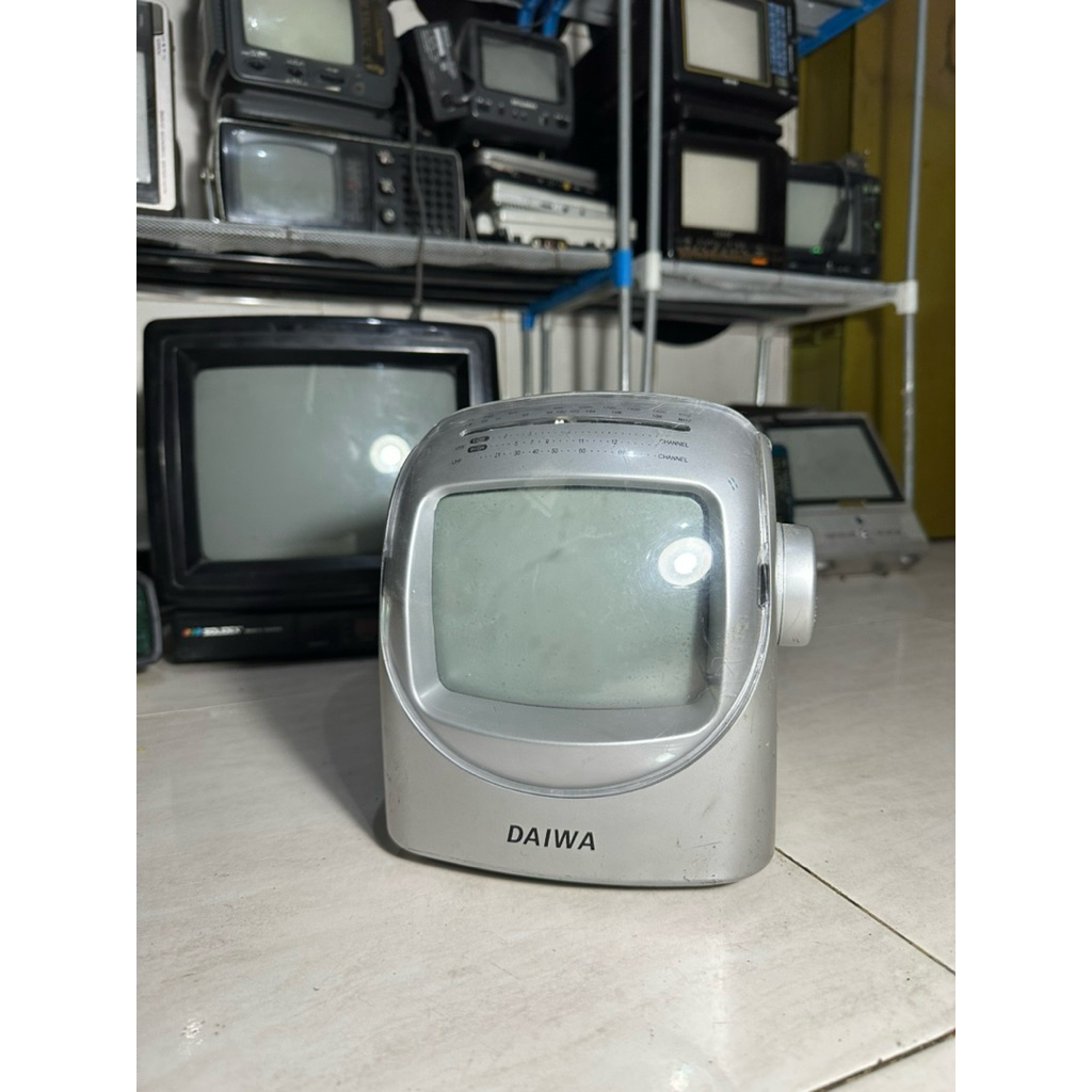 VINTAGE DAIWA MINI TV RADIO 5INCH NYALA TANPA COLOKAN RCA