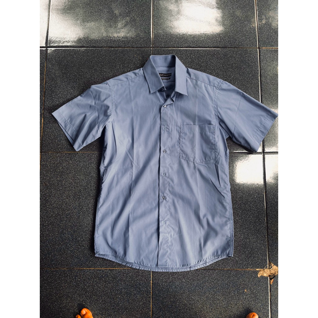 Kemeja Biru Tua Sierra Morena