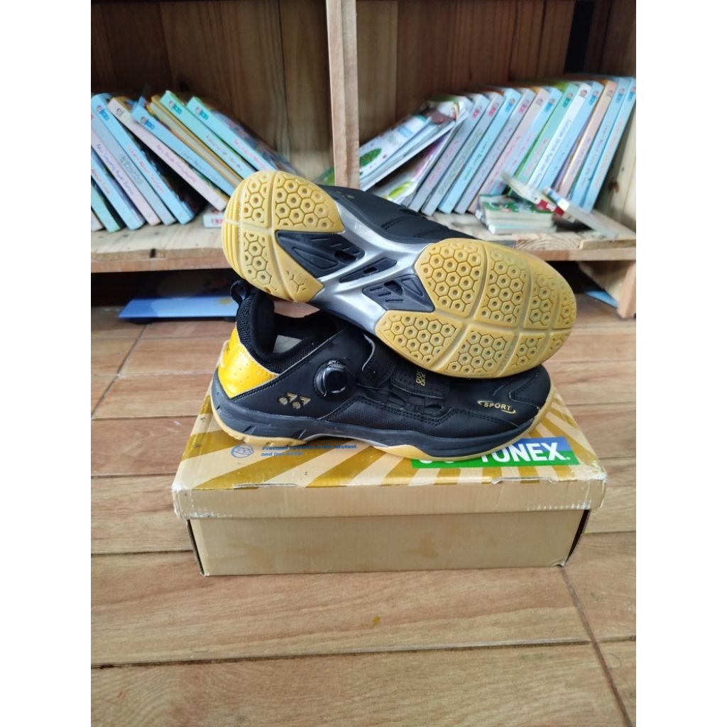 Sepatu Badminton YY Sport Boa Original Second Size 41, 26,5 cm