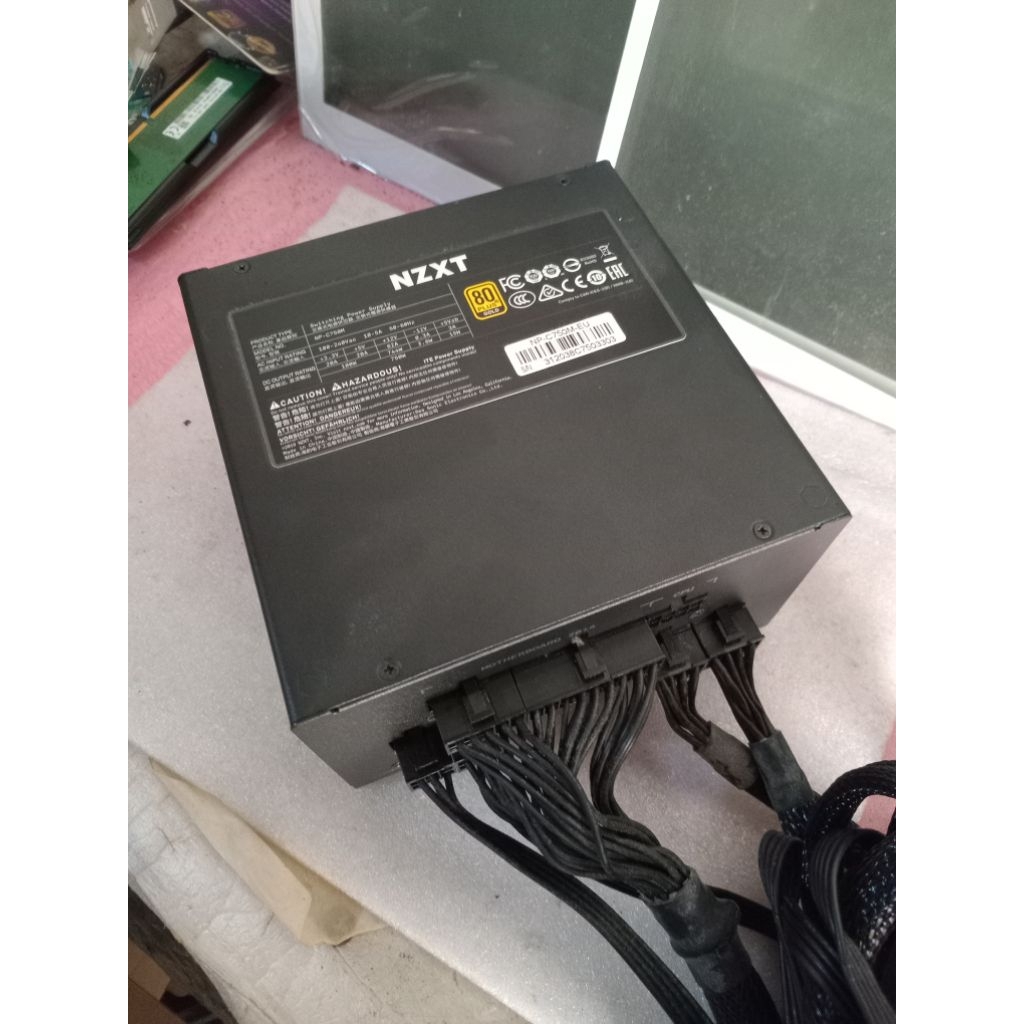 psu nzxt 700w gold modular