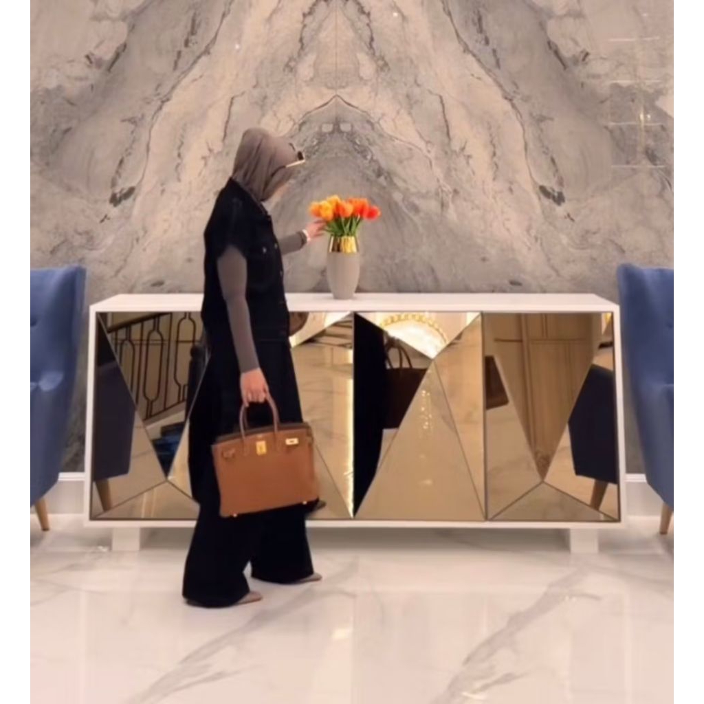 Bufet kaca minimalis.bufet pajangan.buffet minimalis