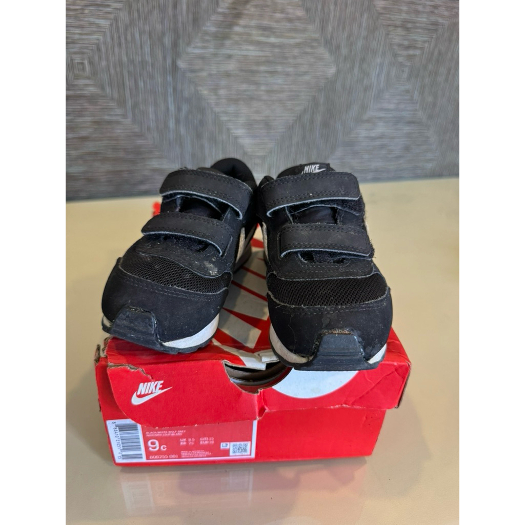 SEPATU NIKE ANAK HITAM