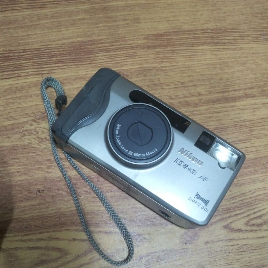 Kamera pocket analog Nikon zoom 400 af