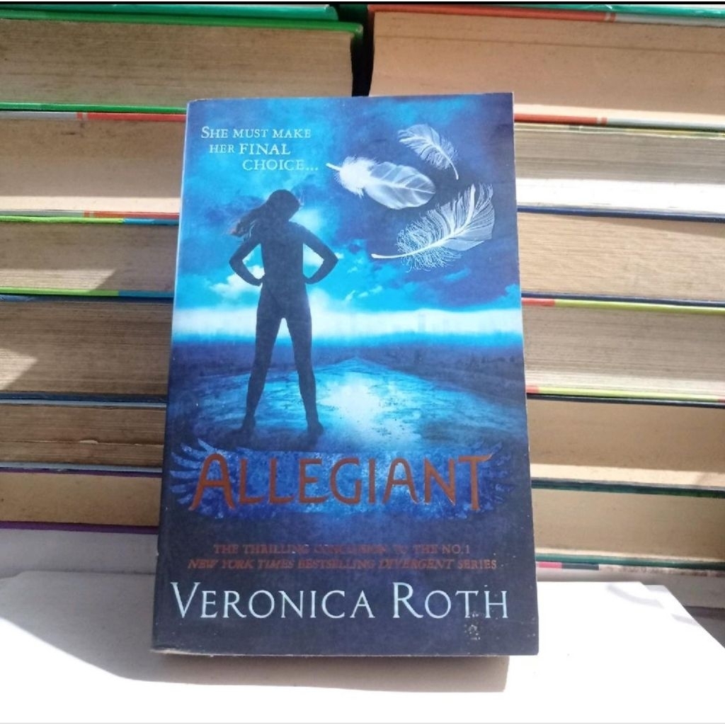 ALLEGIANT - VERONICA ROTH.