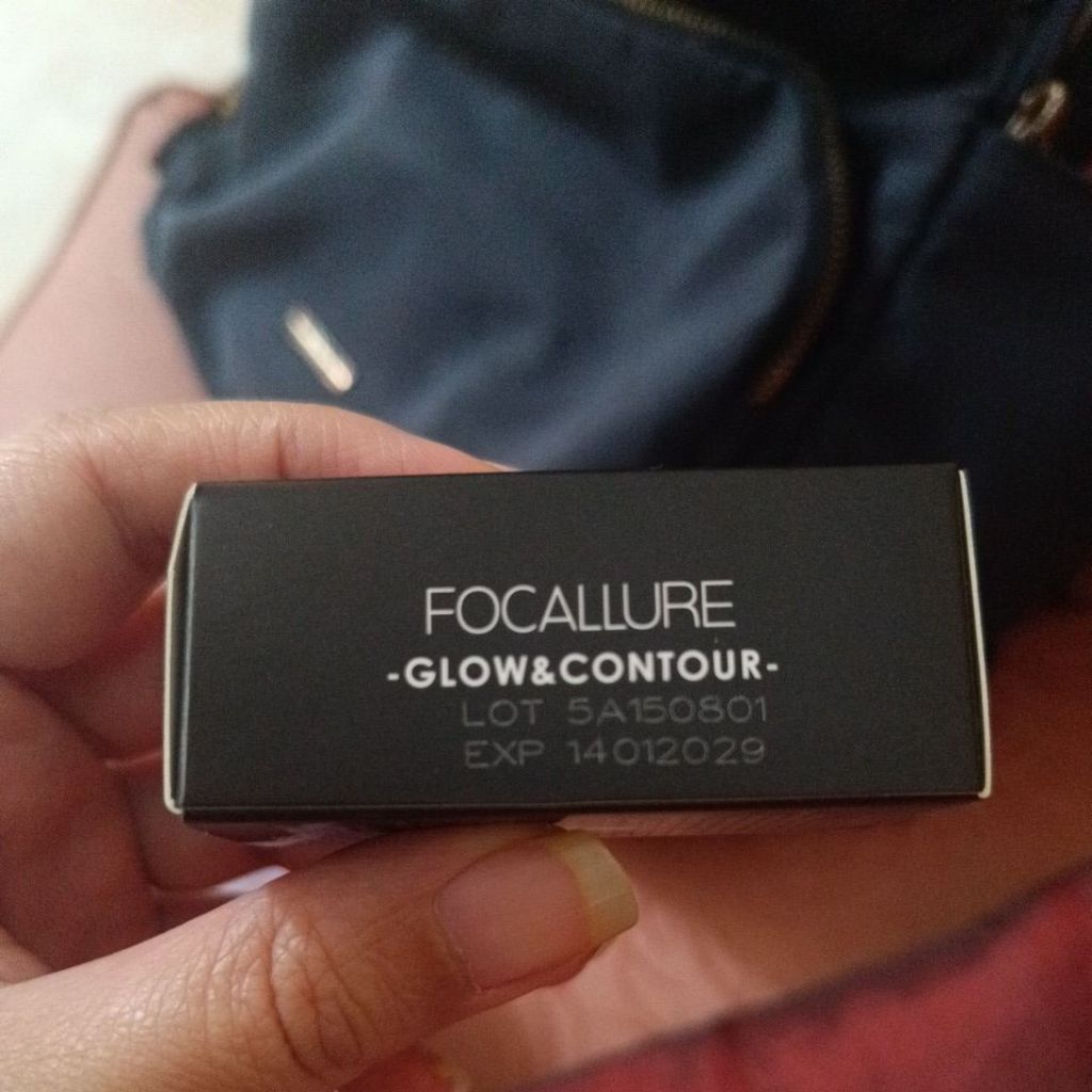 PRELOVED-FocallureHighlighter&Contour