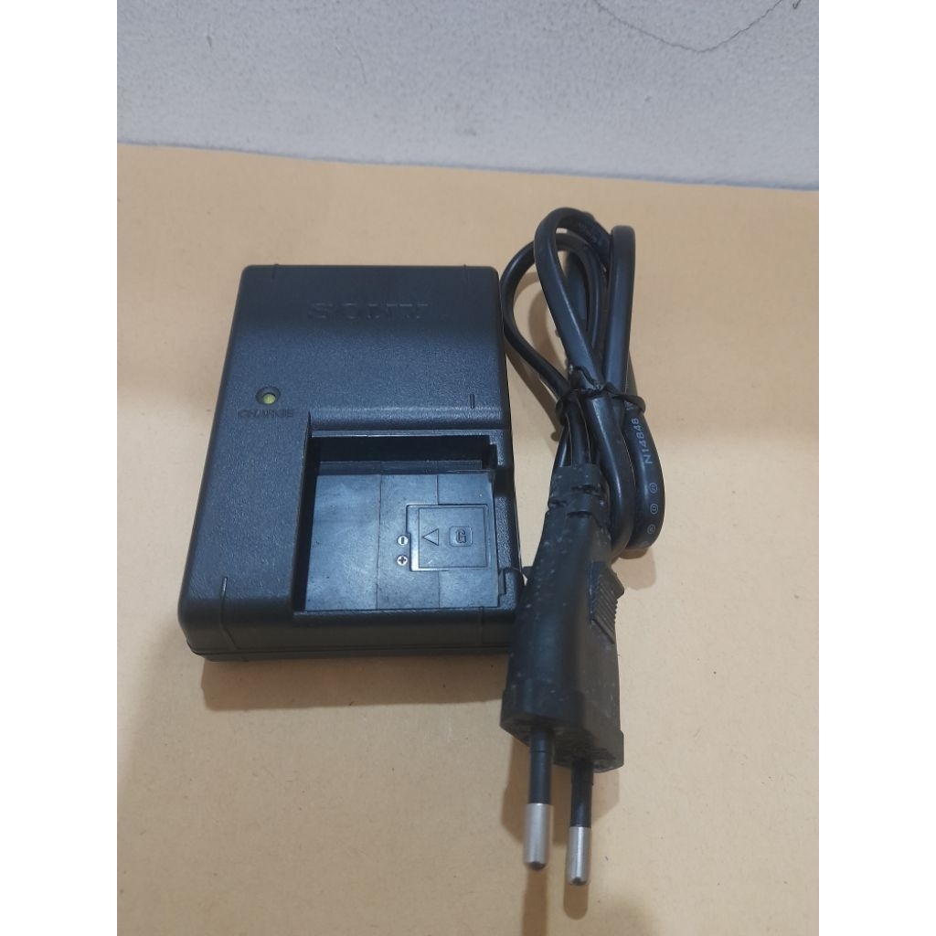Batrai Charger Camera Sony Original