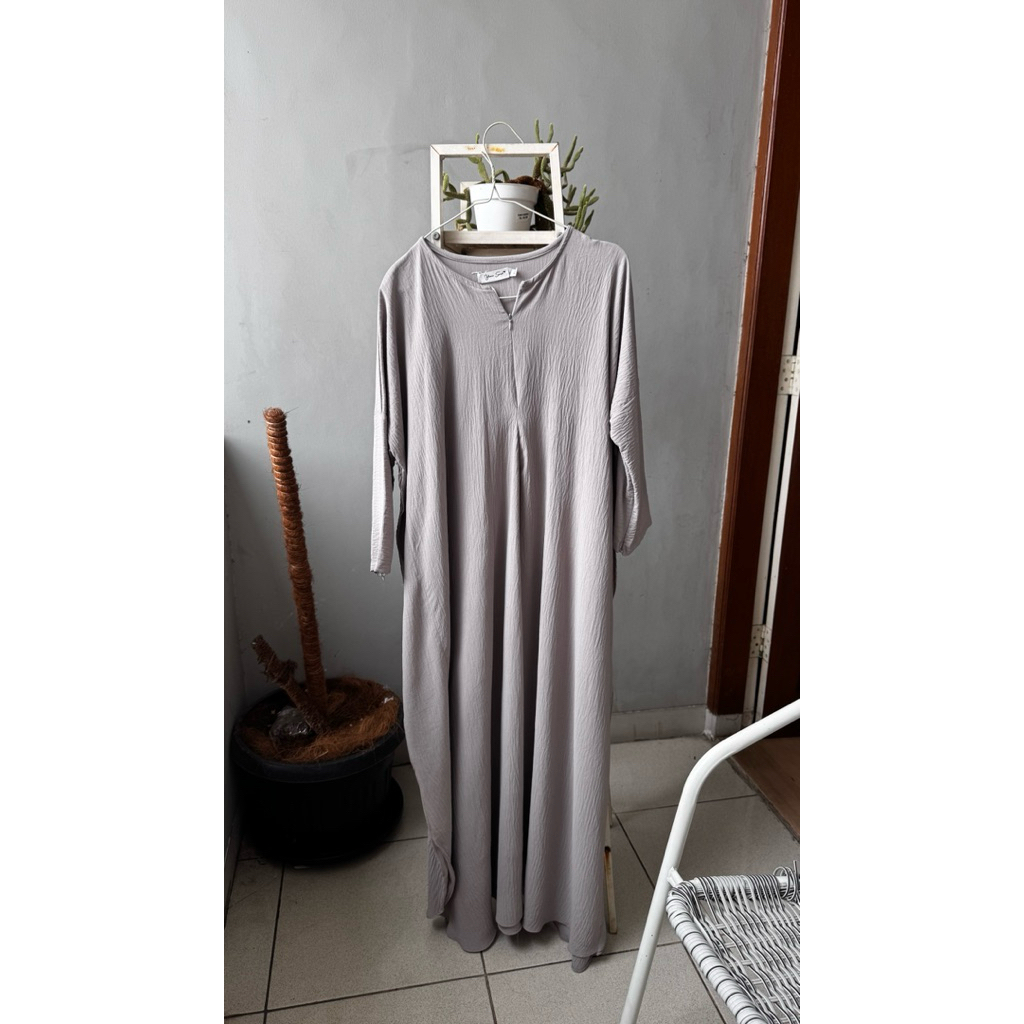 PRELOVED Abaya by YOORA SARAH