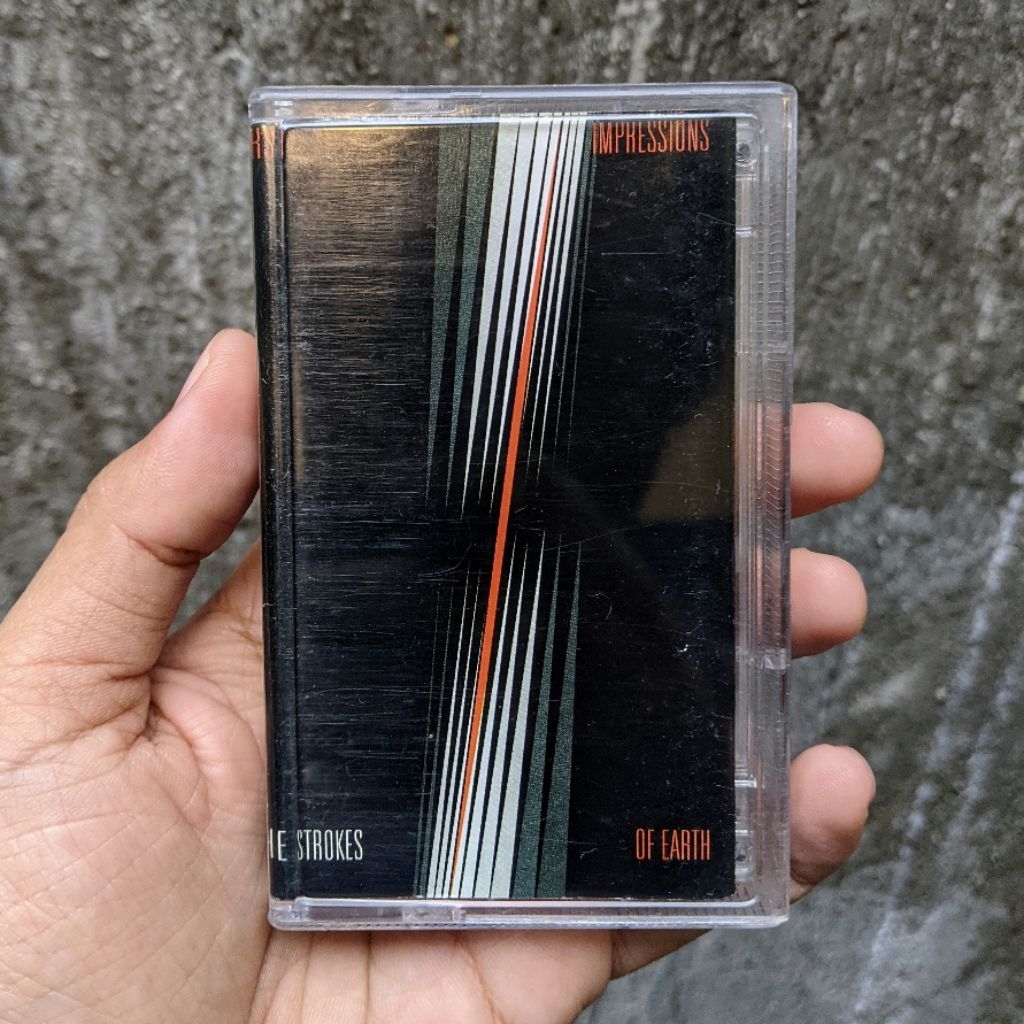 Kaset The Strokes First Impression of Earth