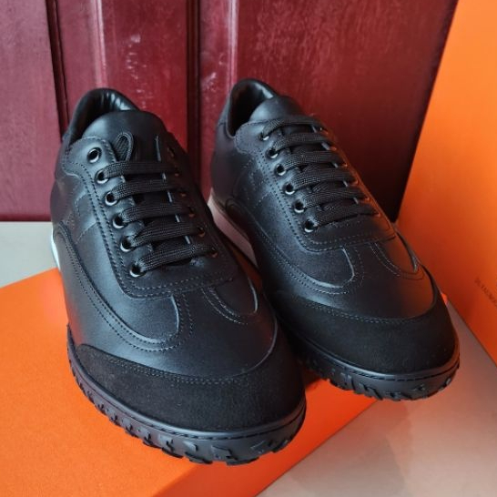 Sepatu Kulit Hitam Sneakers Cowok Istimewah pria