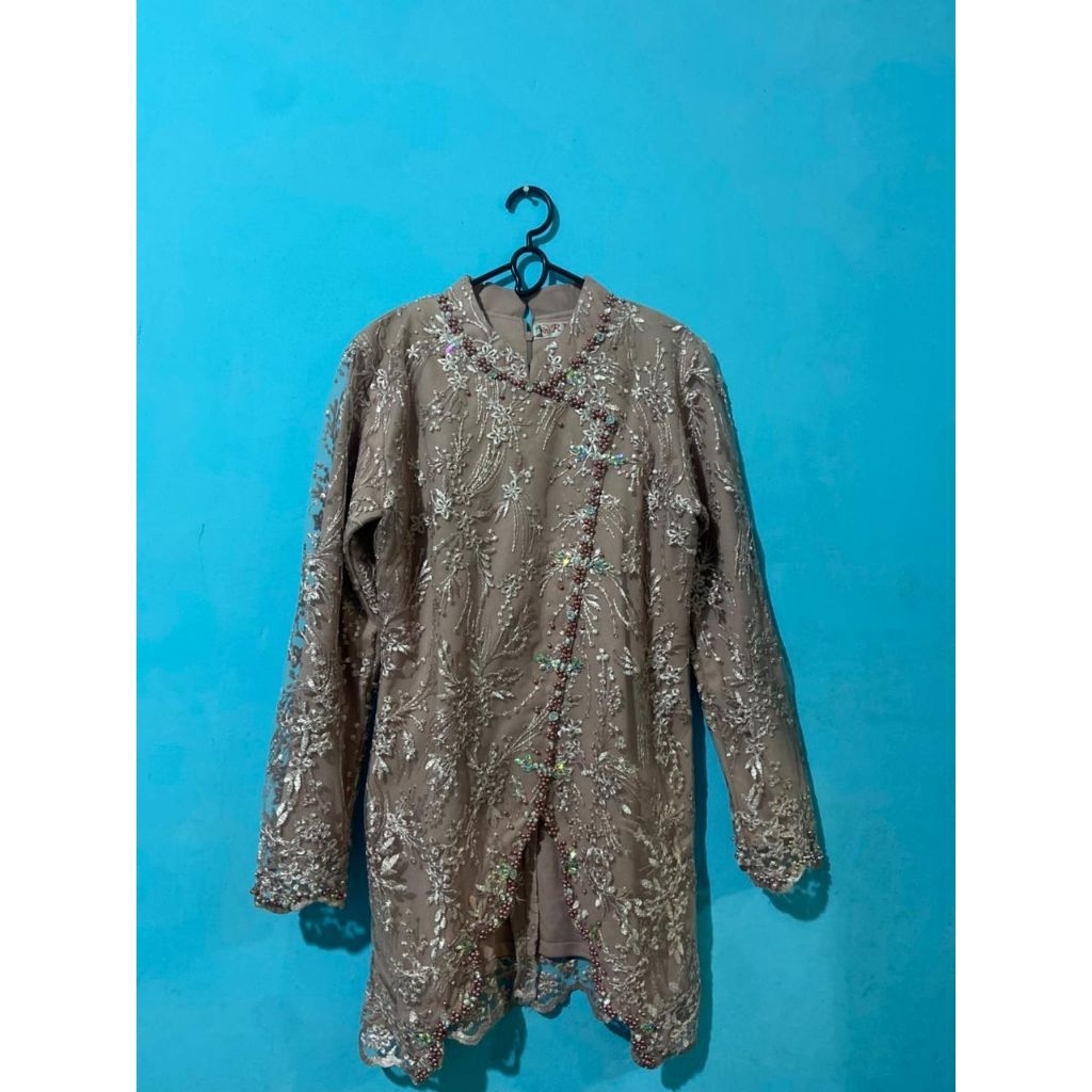 kebaya rose gold