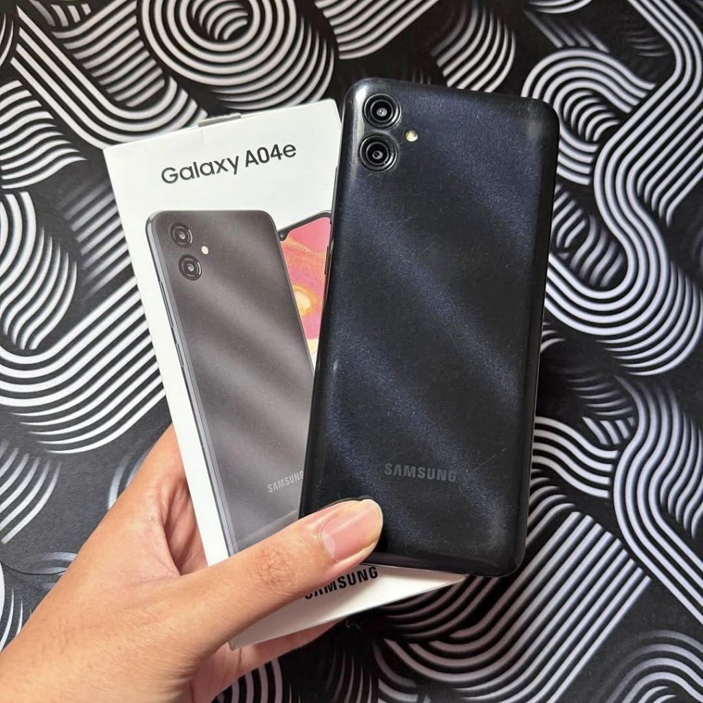Samsung Galaxy A04E 64GB Second Original Resmi SEIN Termurah.