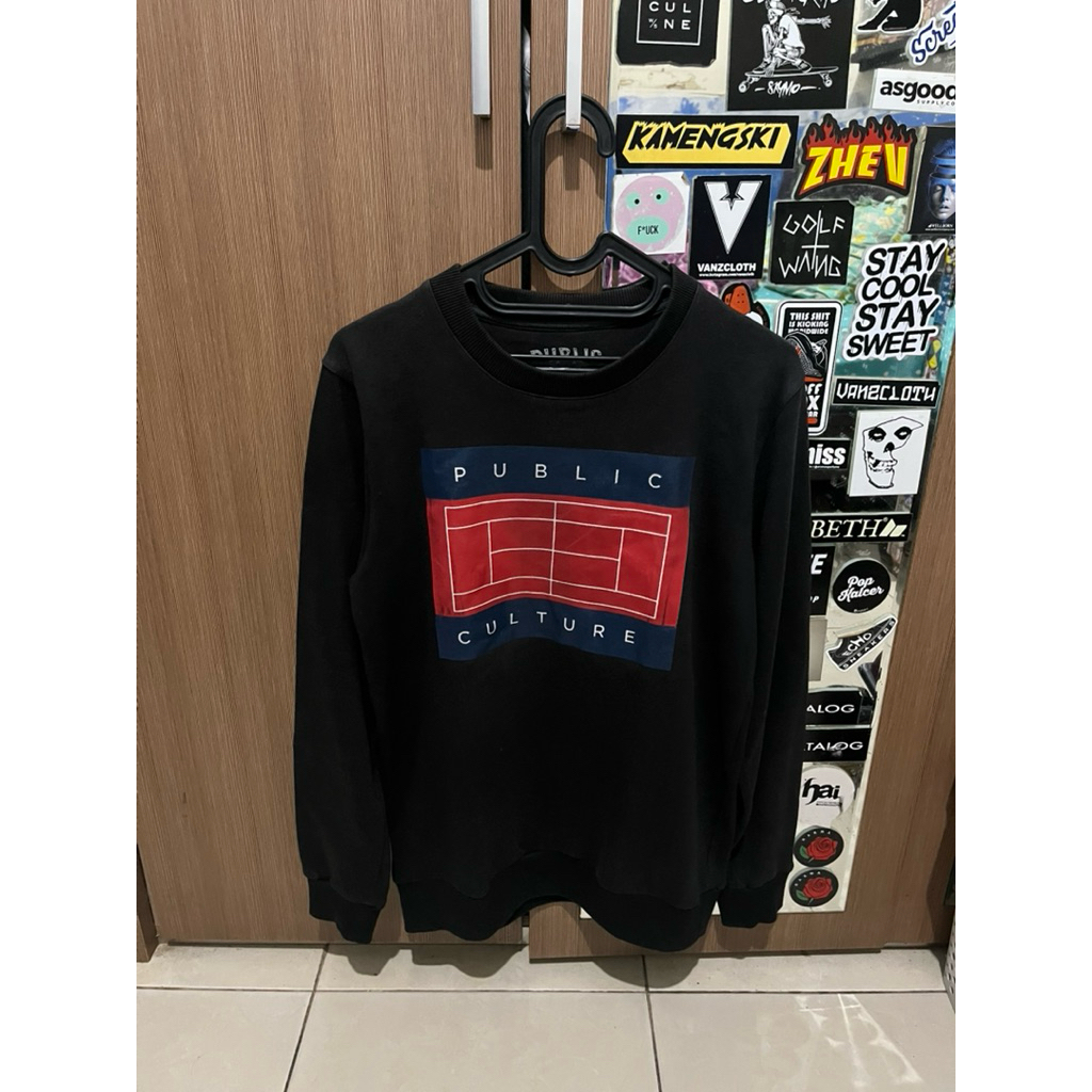 Sweater Crewneck Public Culture Logo