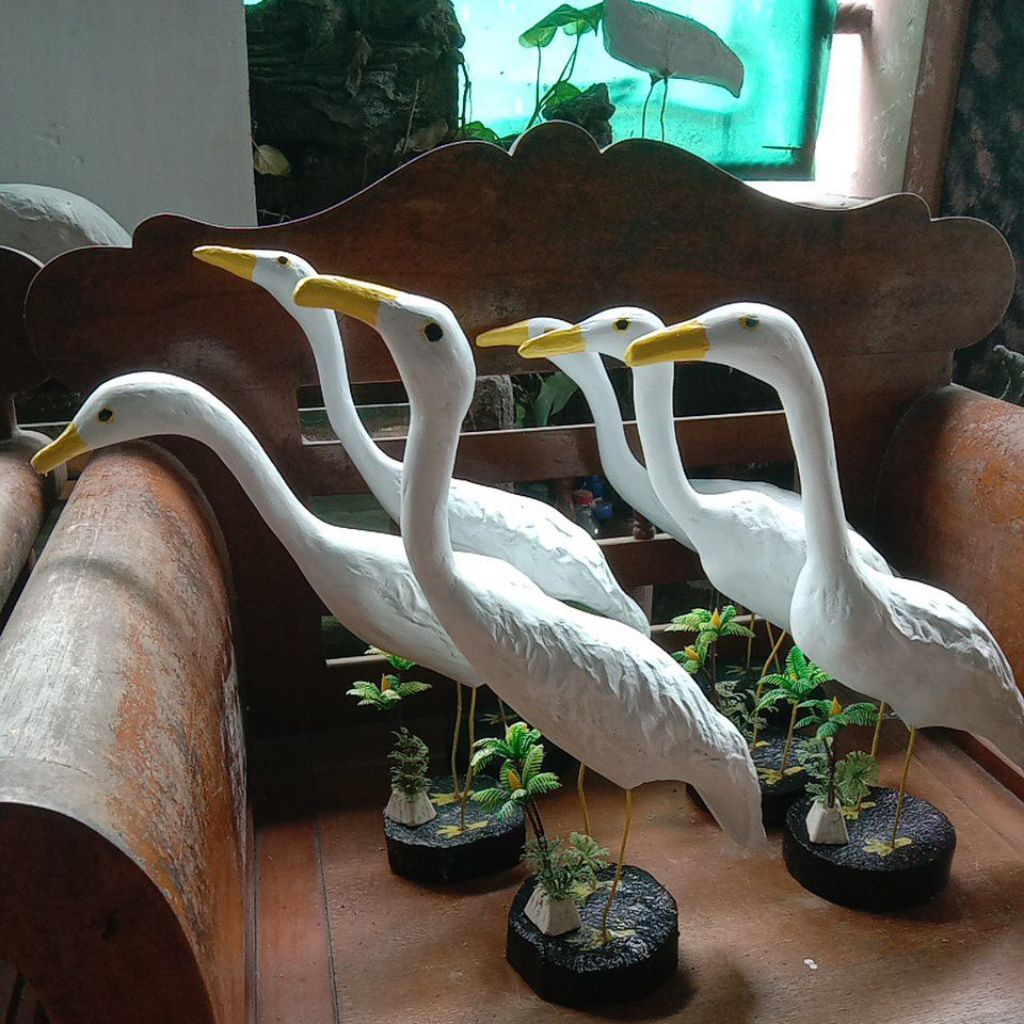 Patung burung untuk dekorasi taman
