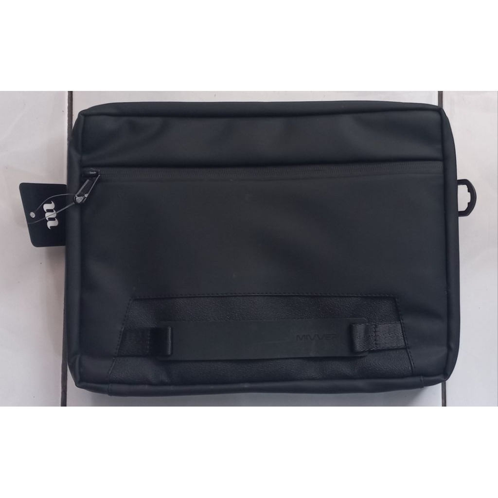 Slingbag Waterproof/Tablet Sleeve 11 inch (preloved)