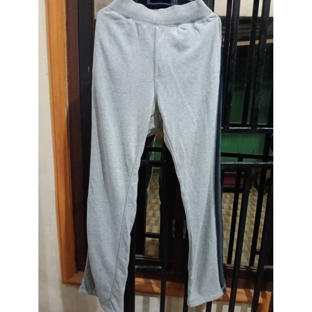 Celana Pinggang Karet Cutbray Uniqlo Import