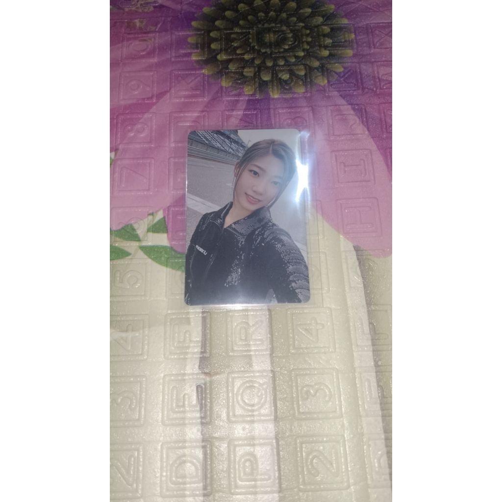 KAZUHA PHOTOCARD FEARLESS VOL. 1 OFFICIAL