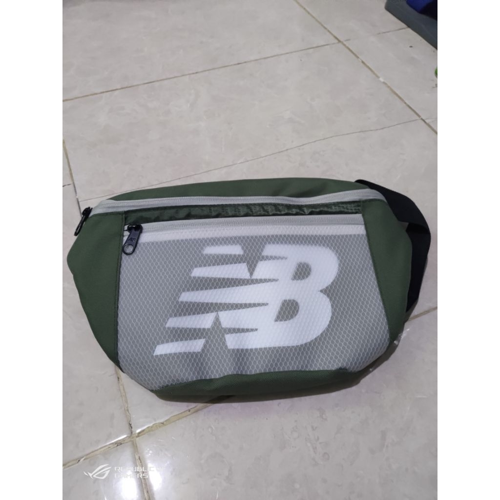 Sling Bag New Balance Olive Unisex (Large)