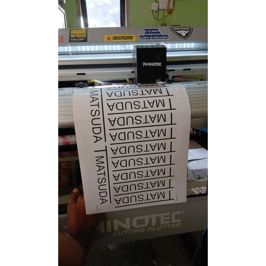 Cetak Stiker Anti Air, Cetak Stiker Frozen, Cetak Stiker Toples, Cetak Stiker Kemasan, Cetak Stiker 