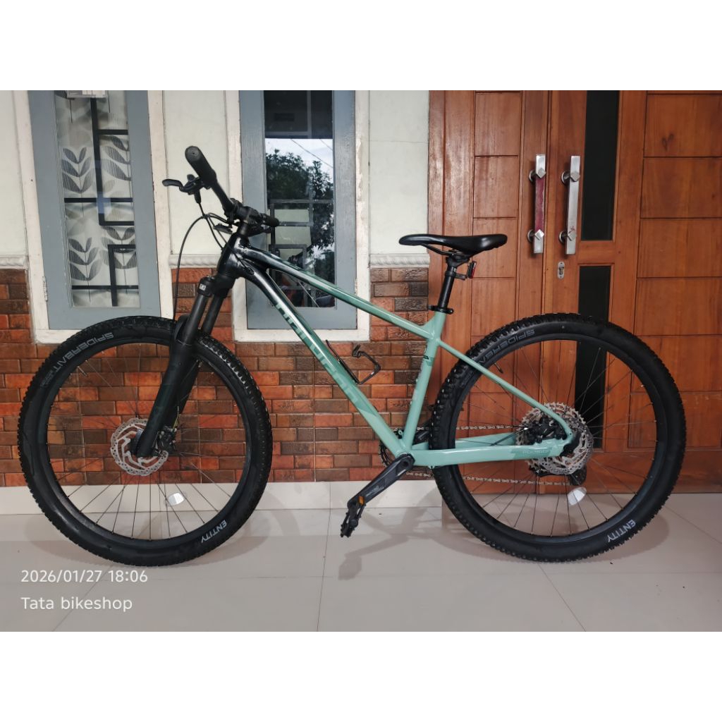 sepeda gunung MTB polygon xtrada 6 2023