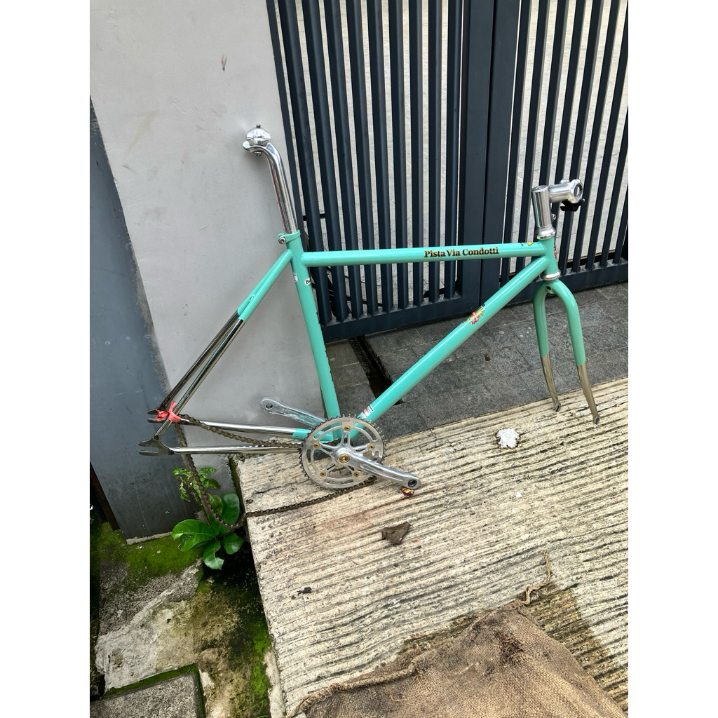 Bianchi pista via condotti